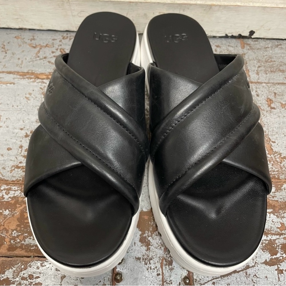 UGG Zayne Crossband Sandals